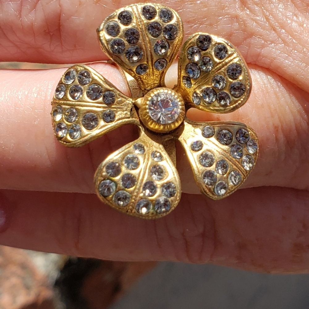 Cute Ring - Picture 3 of 3
